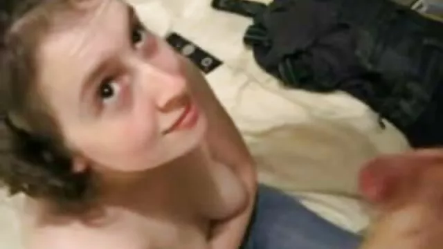 Porno gratuit sans inscription  Beauté Nicole Aniston vidé elle chatte sous video film de sex gratuit mâle coq