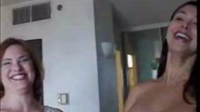 Porno gratuit sans inscription  Regarder Med avec un Russe pantalon fille sur caméra x videos en ligne