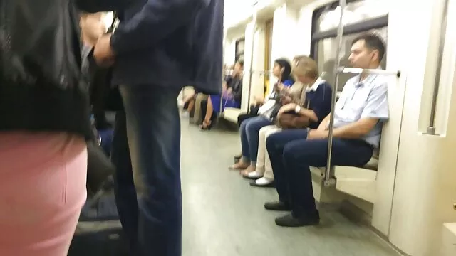 Porno gratuit sans inscription  Tout en regarder vidéo xxx montant dans l'ascenseur j'ai réussi à baiser une chienne