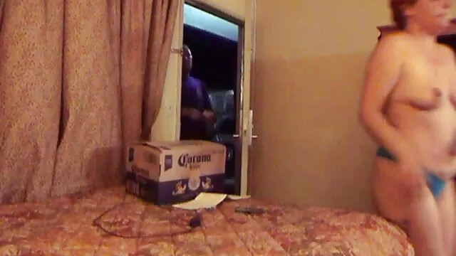 Porno gratuit sans inscription  Koty est venu chez le fermier comme pour videos pornographique gratuits dormir et manger