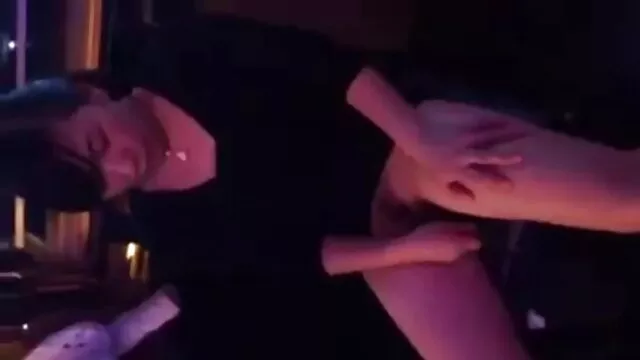 Porno gratuit sans inscription  Quatre jeunes s youngingers sont film video gratuit x putain ensemble