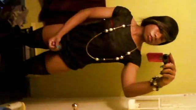Porno gratuit sans inscription  Je donne film porno gratuit video une signature au guitariste