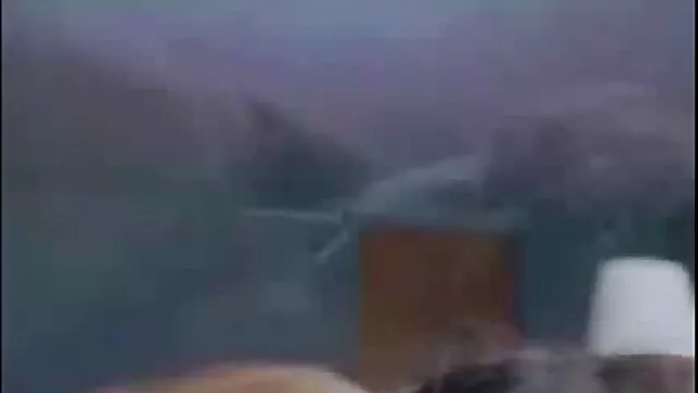 Porno gratuit sans inscription  Un drone volant avec la caméra a montré un couple voir montré sur le toit d'un femme nue video x immeuble de grande hauteur