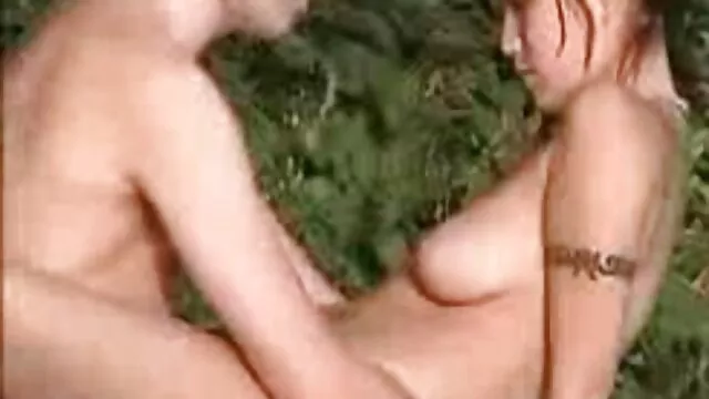 Porno gratuit sans inscription  Il donne à la mariée un mamelon et met de la menthe dans les videos pornographiques gratuites sa bouche