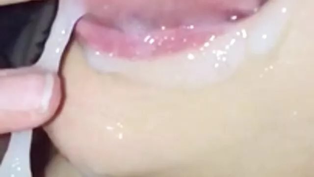 Porno gratuit sans inscription  Garçon suce et donne tatouage xhamster video gratuite à l'homme