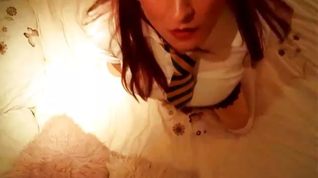 Porno gratuit sans inscription  Fille mignonne et touffue devant video porno stars gratuit la caméra